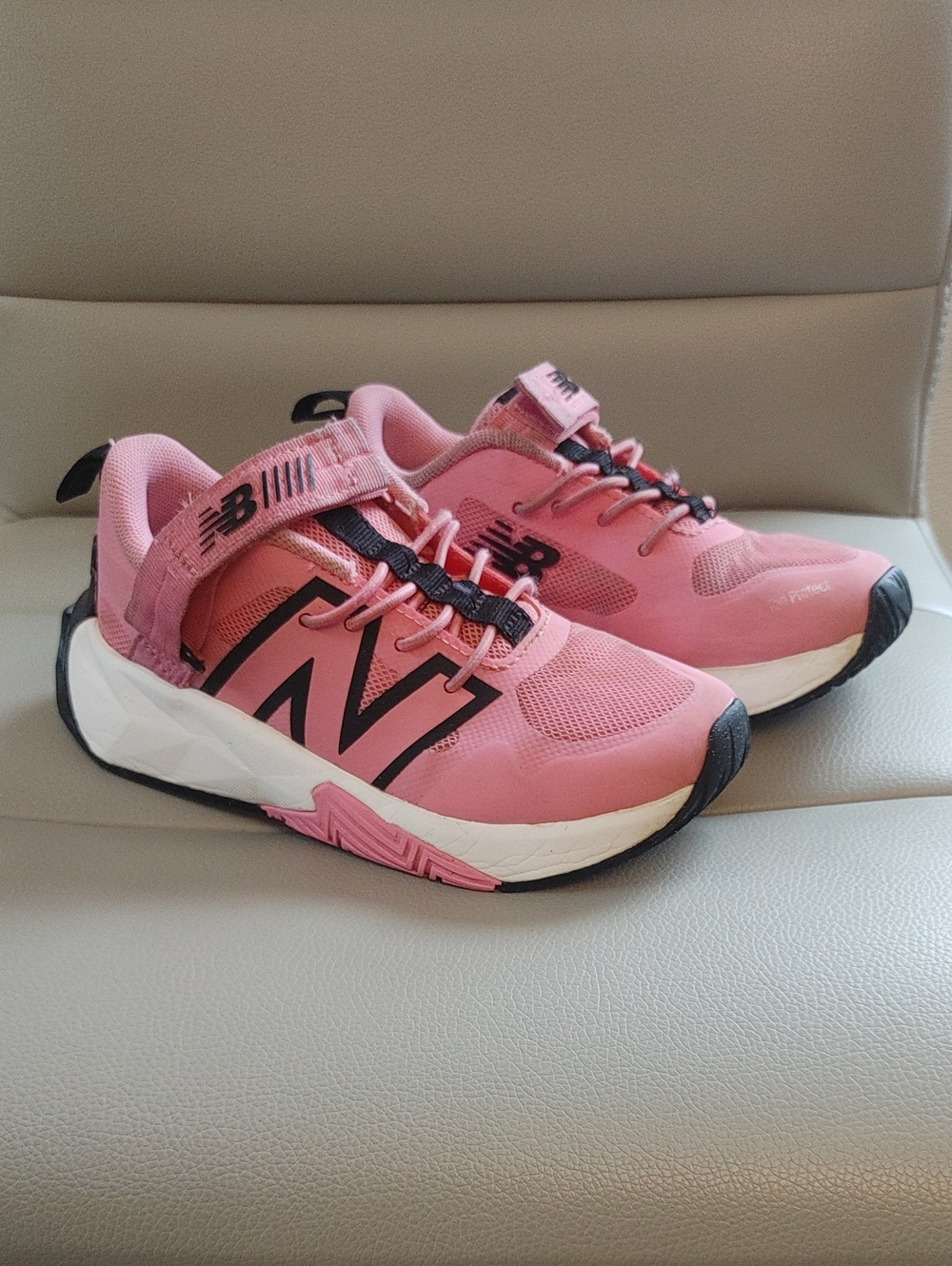 New Balance Kids' FuelCell Play V1 Hook and Loop 10.5 Toddler Girls Pink